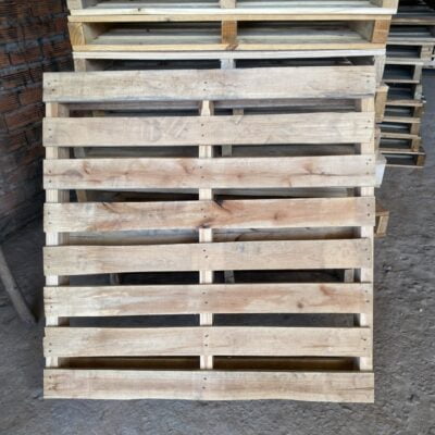 Pallet gỗ 2 hướng nâng