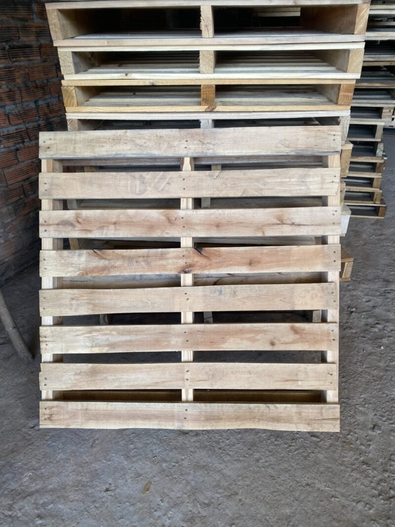 Pallet gỗ 2 hướng nâng