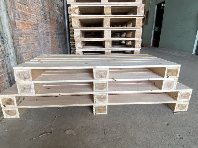 Pallet gỗ 2 hướng nâng