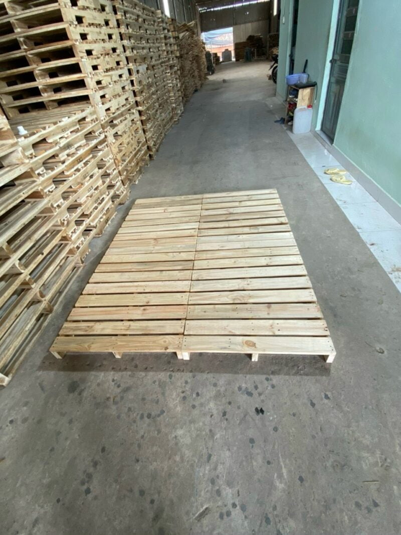 Pallet gỗ 2 hướng nâng