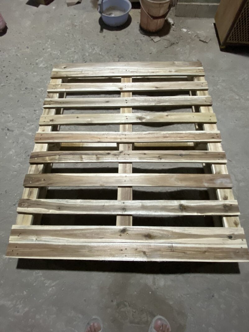 Pallet gỗ 2 hướng nâng