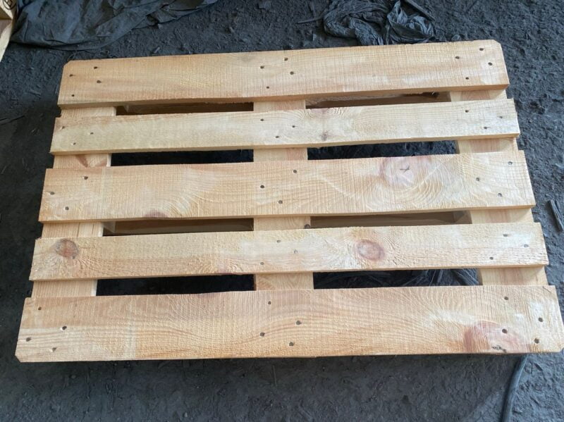 Pallet gỗ 2 hướng nâng