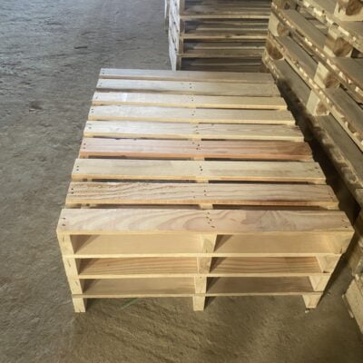 Pallet gỗ 2 hướng nâng