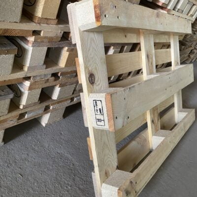 Pallet gỗ 2 hướng nâng