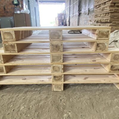 Pallet gỗ 2 hướng nâng