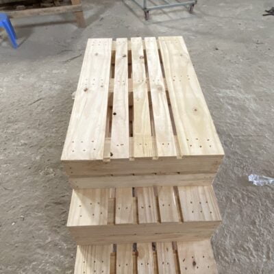 Pallet gỗ 2 hướng nâng